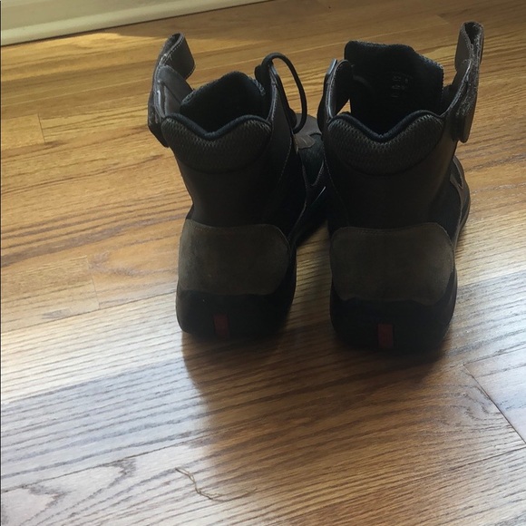 Prada Nevada + Bike - Picture 3 of 5